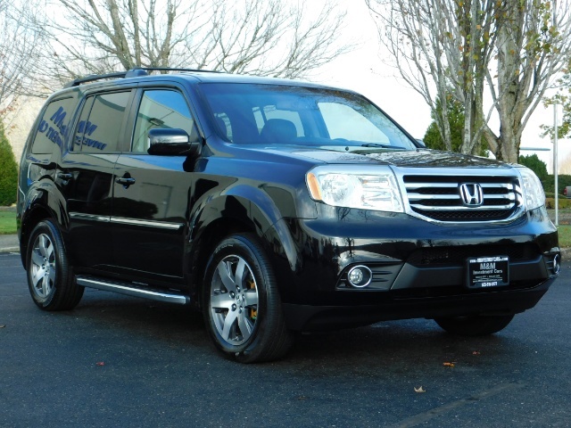 2012 Honda Pilot Touring 4WD / 3RD SEAT / NAV / CAM / 1-OWNER   - Photo 2 - Portland, OR 97217