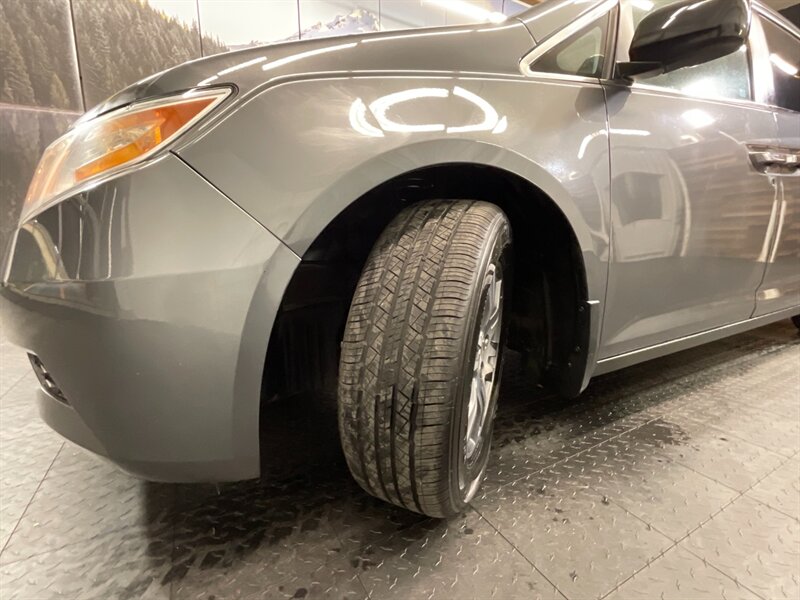 2012 Honda Odyssey EX-L MiniVan / Leather / 1-OWNER /TIMING BELT DONE   - Photo 24 - Gladstone, OR 97027