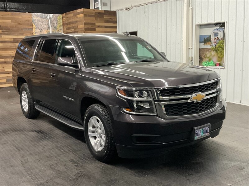 2017 Chevrolet Suburban LT 1500 4X4 / 3RD ROW SEAT / 1-OWNER / CLEAN   - Photo 2 - Gladstone, OR 97027