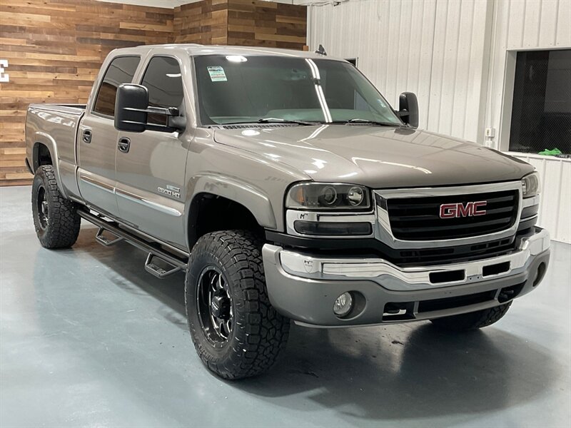 2007 GMC Sierra 2500 SLT Crew Cab 4X4/6.6L DIESEL /LBZ MOTOR/ ZERO RUST  / Allison Tranny / Leather w. Heated Seats / 6.5Ft Bed - Photo 2 - Gladstone, OR 97027