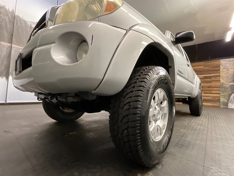 2005 Toyota Tacoma SR5 Access Cab 4X4 /   - Photo 9 - Gladstone, OR 97027