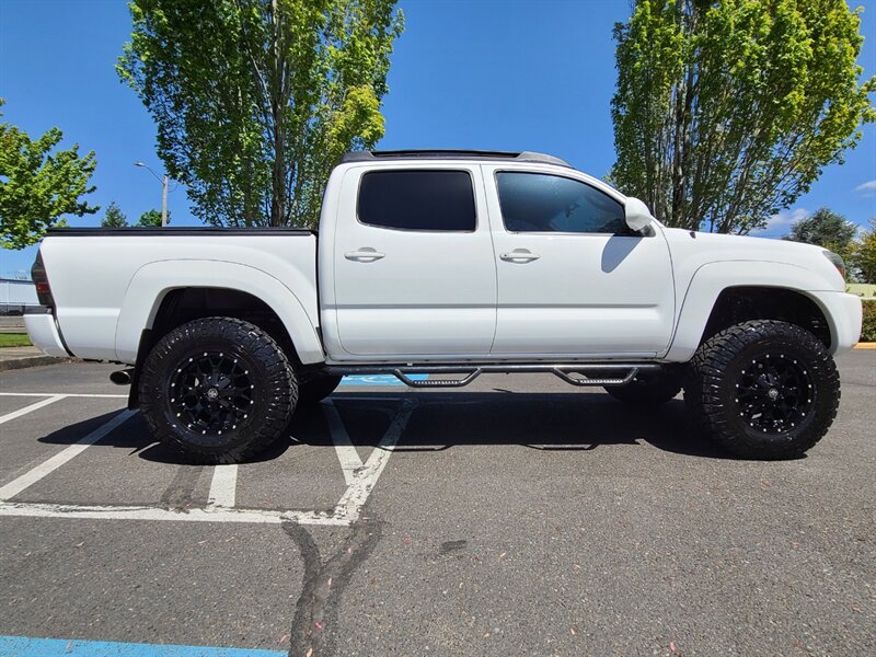 2007 Toyota Tacoma DOUBLE CAB 4X4 / V6 4.0L / TRD SPORT /  6 " SUSPENSION LIFT / ONLY 69,000 MILES !!! - Photo 3 - Portland, OR 97217