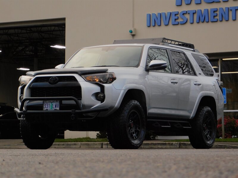 2019 Toyota 4Runner SR5 Premium 4X4 / 3RD ROW / LIFTED / 22,000 MILES   - Photo 1 - Portland, OR 97217