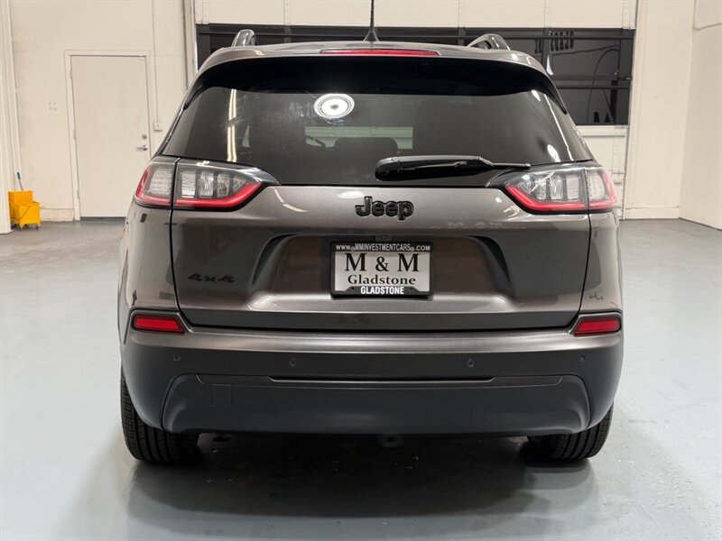 2021 Jeep Cherokee Altitude AWD / 1 OWNER / LEATHER / ONLY 38K MILES / NEW TIRES / LOCEL RUST FREE - Photo 8 - Gladstone, OR 97027