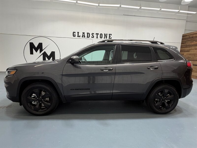 2021 Jeep Cherokee Altitude AWD / 1 OWNER / LEATHER / ONLY 38K MILES / NEW TIRES / LOCEL RUST FREE - Photo 3 - Gladstone, OR 97027