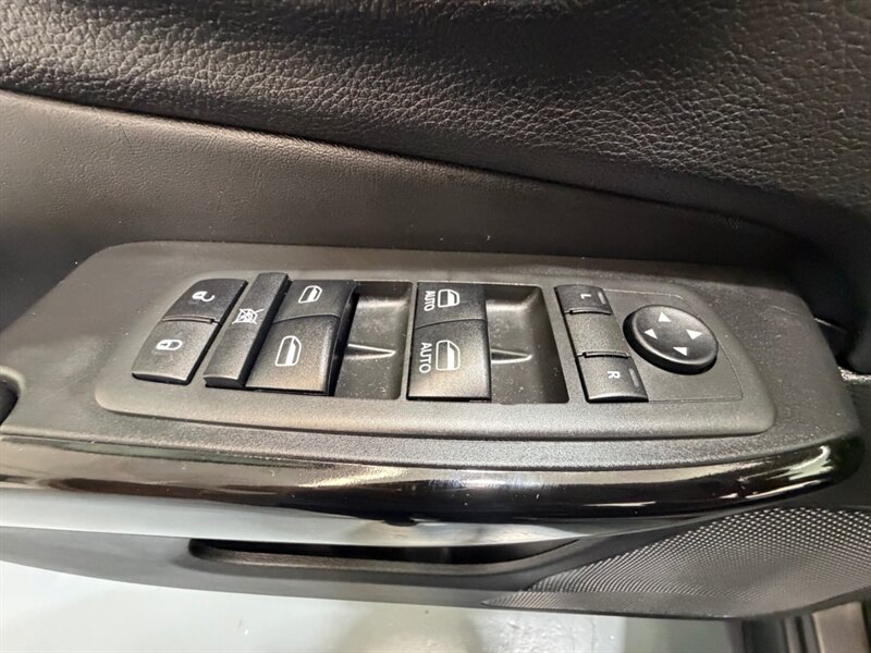 2021 Jeep Cherokee Altitude AWD / 1 OWNER / LEATHER / ONLY 38K MILES / NEW TIRES / LOCEL RUST FREE - Photo 30 - Gladstone, OR 97027