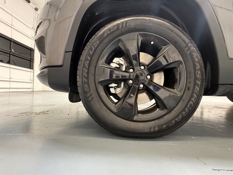 2021 Jeep Cherokee Altitude AWD / 1 OWNER / LEATHER / ONLY 38K MILES / NEW TIRES / LOCEL RUST FREE - Photo 23 - Gladstone, OR 97027