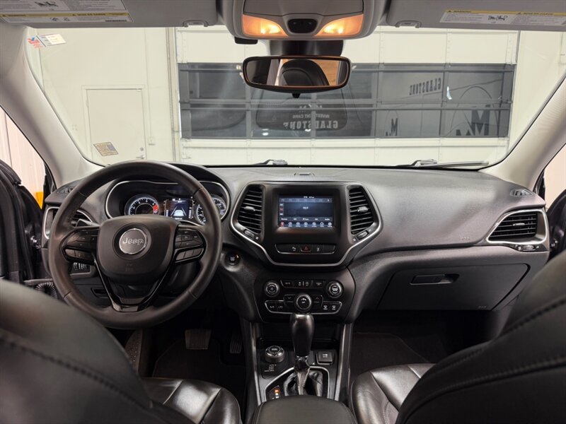 2021 Jeep Cherokee Altitude AWD / 1 OWNER / LEATHER / ONLY 38K MILES / NEW TIRES / LOCEL RUST FREE - Photo 32 - Gladstone, OR 97027