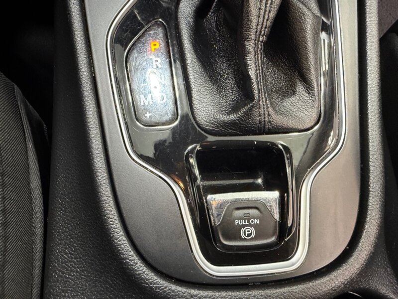 2021 Jeep Cherokee Altitude AWD / 1 OWNER / LEATHER / ONLY 38K MILES / NEW TIRES / LOCEL RUST FREE - Photo 25 - Gladstone, OR 97027