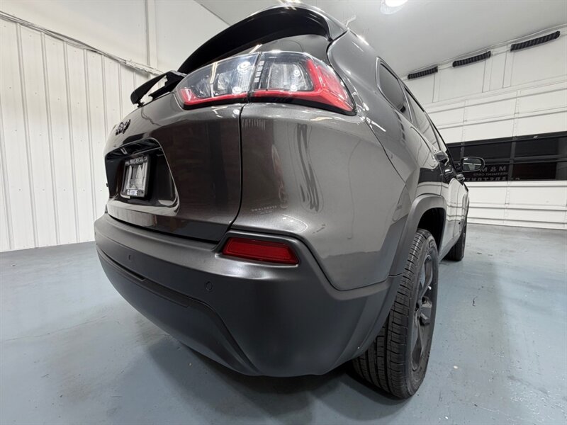 2021 Jeep Cherokee Altitude AWD / 1 OWNER / LEATHER / ONLY 38K MILES / NEW TIRES / LOCEL RUST FREE - Photo 50 - Gladstone, OR 97027