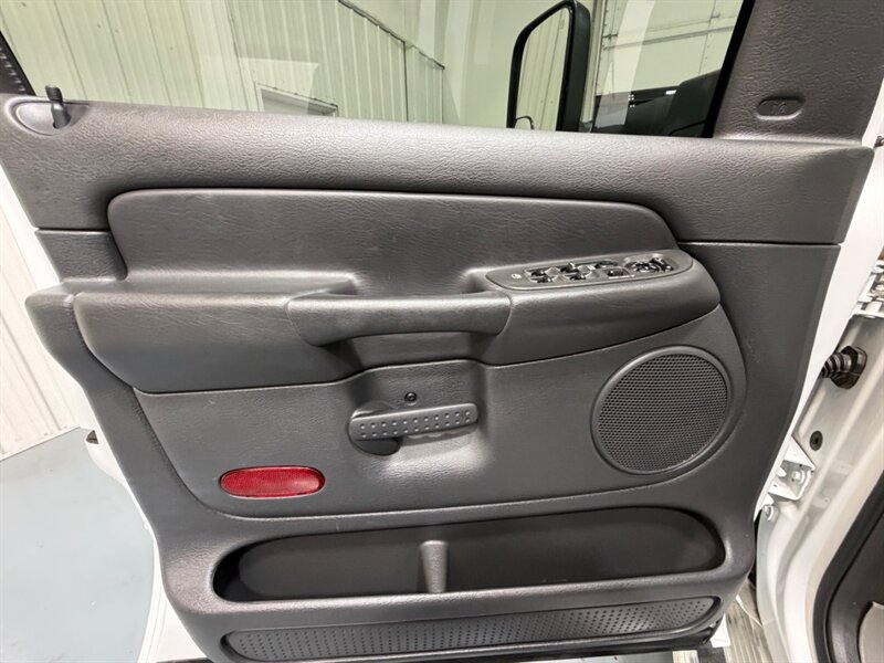 2005 Dodge Ram 2500 BIG HORN 4X4 6-SPEED MANUAL 5.9L DIESEL /50K MILES /1-OWNER LOCAL w. ZERO RUST - Photo 33 - Gladstone, OR 97027