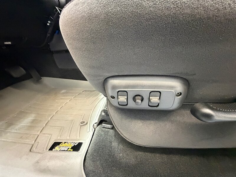 2005 Dodge Ram 2500 BIG HORN 4X4 6-SPEED MANUAL 5.9L DIESEL /50K MILES /1-OWNER LOCAL w. ZERO RUST - Photo 20 - Gladstone, OR 97027