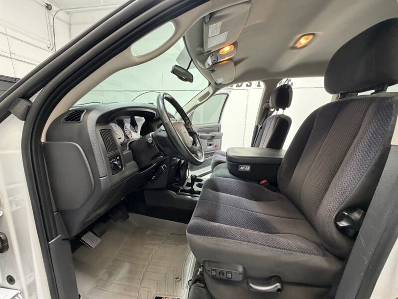 2005 Dodge Ram 2500 BIG HORN 4X4 6-SPEED MANUAL 5.9L DIESEL /50K MILES /1-OWNER LOCAL w. ZERO RUST - Photo 12 - Gladstone, OR 97027