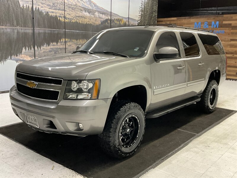 2007 Chevrolet Suburban LT 2500 4X4 / 6.0L V8 / LIFTED w. NEW WHEELS TIRES  / RUST FREE / Leather Seats / 3RD ROW SEAT / 3/4 TON / 141,000 MILES - Photo 1 - Gladstone, OR 97027