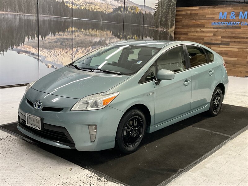 2013 Toyota Prius Three / Backup Camera / New Tires  / Local Car - Photo 44 - Gladstone, OR 97027