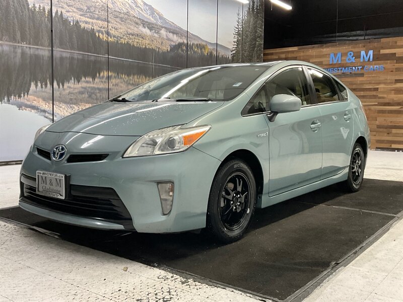 2013 Toyota Prius Three / Backup Camera / New Tires  / Local Car - Photo 25 - Gladstone, OR 97027