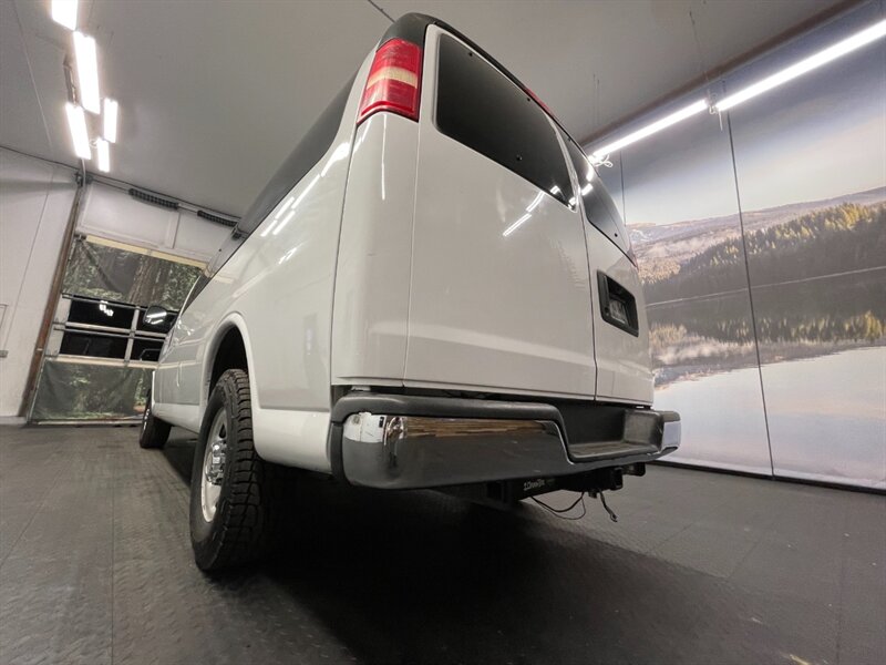 2013 Chevrolet Express 3500 CARGO VAN / 6.0L V8 / 1-TON / Excel Cond   - Photo 12 - Gladstone, OR 97027