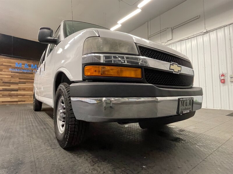 2013 Chevrolet Express 3500 CARGO VAN / 6.0L V8 / 1-TON / Excel Cond   - Photo 10 - Gladstone, OR 97027