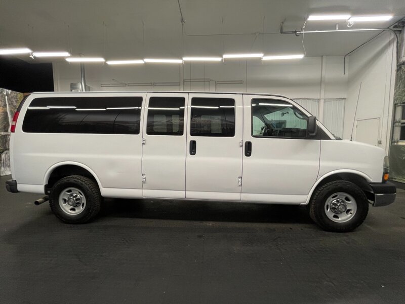 2013 Chevrolet Express 3500 CARGO VAN / 6.0L V8 / 1-TON / Excel Cond   - Photo 4 - Gladstone, OR 97027