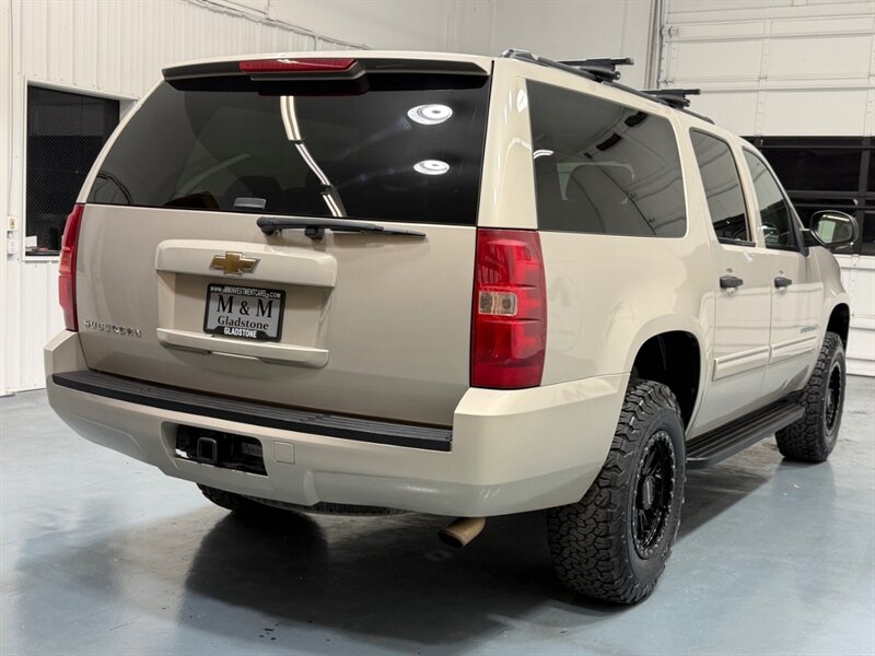 2009 Chevrolet Suburban LS 2500 4X4 6.0L V8 /3RD ROW SEAT / NEW WHEELS /ZERO RUST / 9-PASSENGER - Photo 8 - Gladstone, OR 97027