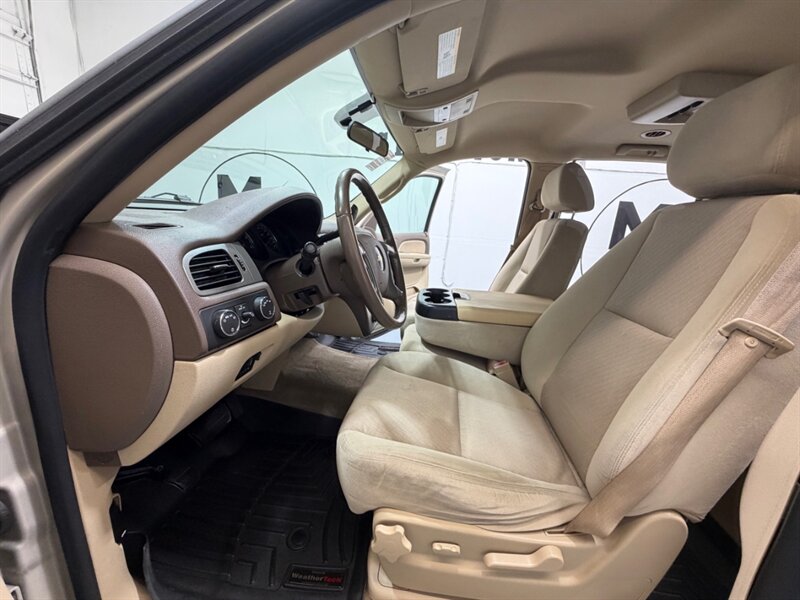 2009 Chevrolet Suburban LS 2500 4X4 6.0L V8 /3RD ROW SEAT / NEW WHEELS /ZERO RUST / 9-PASSENGER - Photo 9 - Gladstone, OR 97027