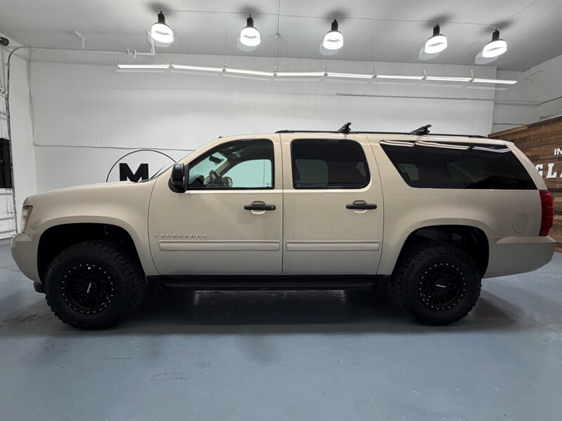 2009 Chevrolet Suburban LS 2500 4X4 6.0L V8 /3RD ROW SEAT / NEW WHEELS /ZERO RUST / 9-PASSENGER - Photo 3 - Gladstone, OR 97027