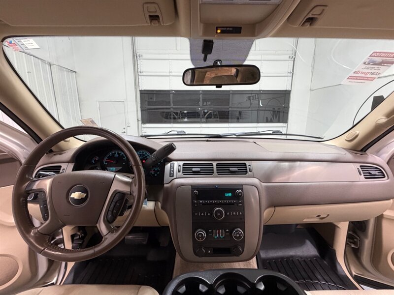 2009 Chevrolet Suburban LS 2500 4X4 6.0L V8 /3RD ROW SEAT / NEW WHEELS /ZERO RUST / 9-PASSENGER - Photo 41 - Gladstone, OR 97027