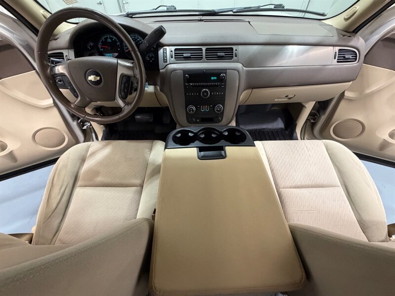 2009 Chevrolet Suburban LS 2500 4X4 6.0L V8 /3RD ROW SEAT / NEW WHEELS /ZERO RUST / 9-PASSENGER - Photo 40 - Gladstone, OR 97027