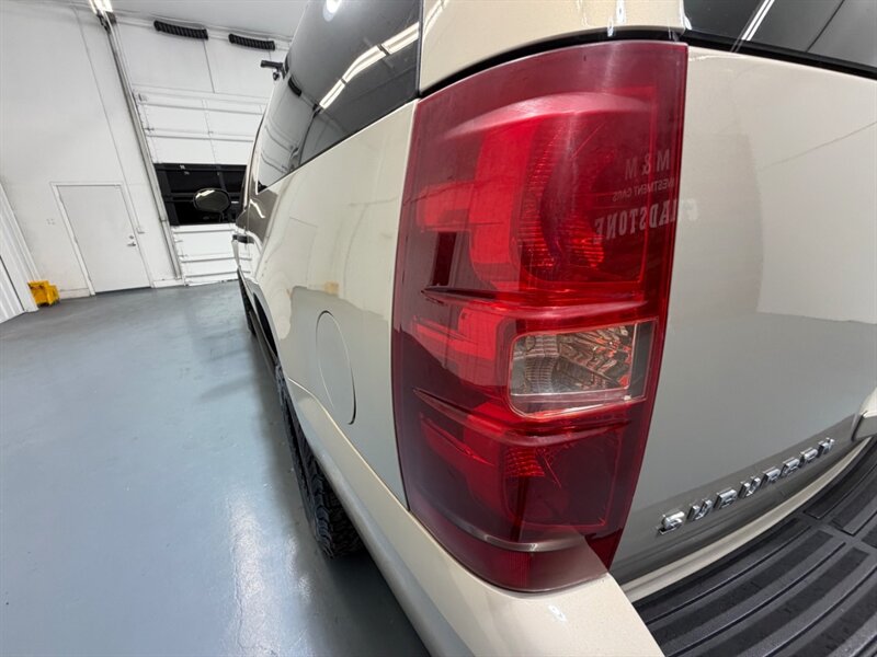 2009 Chevrolet Suburban LS 2500 4X4 6.0L V8 /3RD ROW SEAT / NEW WHEELS /ZERO RUST / 9-PASSENGER - Photo 29 - Gladstone, OR 97027