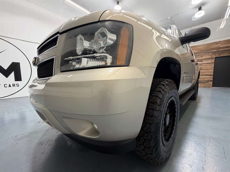 2009 Chevrolet Suburban LS 2500 4X4 6.0L V8 /3RD ROW SEAT / NEW WHEELS /ZERO RUST / 9-PASSENGER - Photo 50 - Gladstone, OR 97027