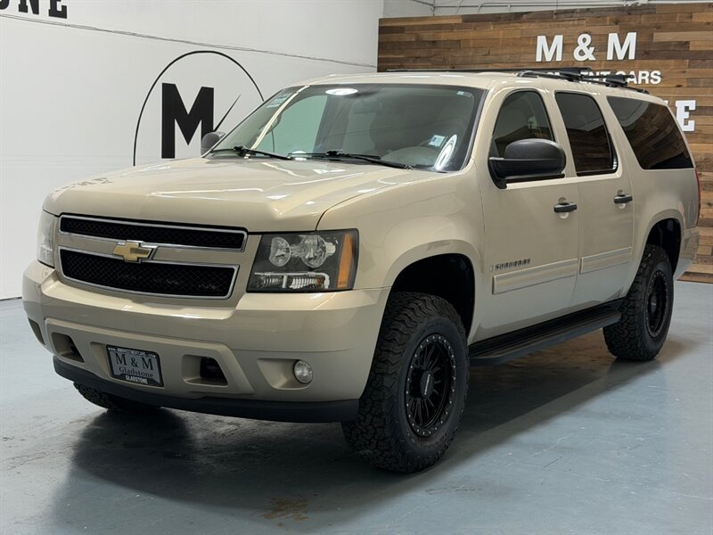 2009 Chevrolet Suburban LS 2500 4X4 6.0L V8 /3RD ROW SEAT / NEW WHEELS /ZERO RUST / 9-PASSENGER - Photo 1 - Gladstone, OR 97027