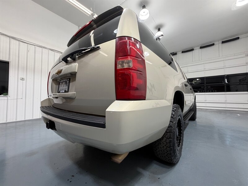 2009 Chevrolet Suburban LS 2500 4X4 6.0L V8 /3RD ROW SEAT / NEW WHEELS /ZERO RUST / 9-PASSENGER - Photo 52 - Gladstone, OR 97027