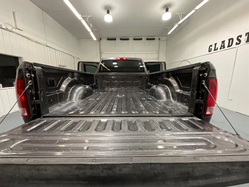 2017 RAM 3500 Tradesman Crew Cab 4X4 / 6.7L DIESEL / 1-OWNER  / LONG BED / NEW TIRES/ ZERO RUST - Photo 11 - Gladstone, OR 97027