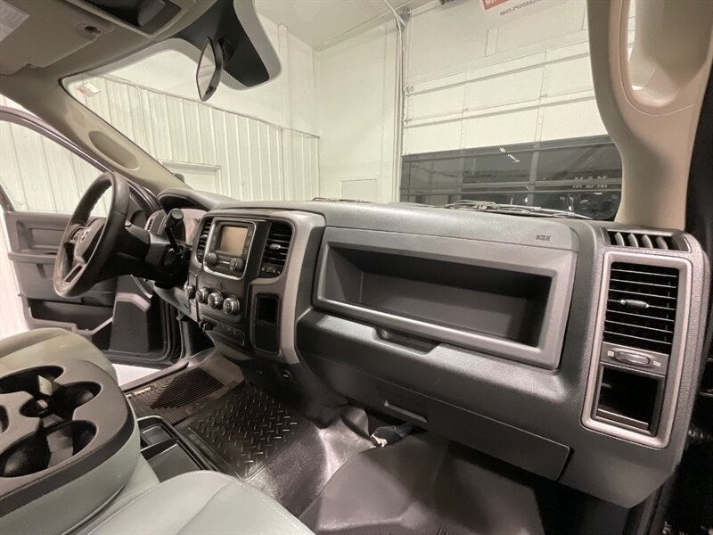 2017 RAM 3500 Tradesman Crew Cab 4X4 / 6.7L DIESEL / 1-OWNER  / LONG BED / NEW TIRES/ ZERO RUST - Photo 44 - Gladstone, OR 97027