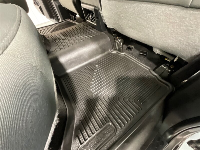 2017 RAM 3500 Tradesman Crew Cab 4X4 / 6.7L DIESEL / 1-OWNER  / LONG BED / NEW TIRES/ ZERO RUST - Photo 45 - Gladstone, OR 97027