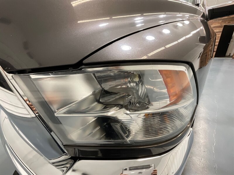 2017 RAM 3500 Tradesman Crew Cab 4X4 / 6.7L DIESEL / 1-OWNER  / LONG BED / NEW TIRES/ ZERO RUST - Photo 29 - Gladstone, OR 97027