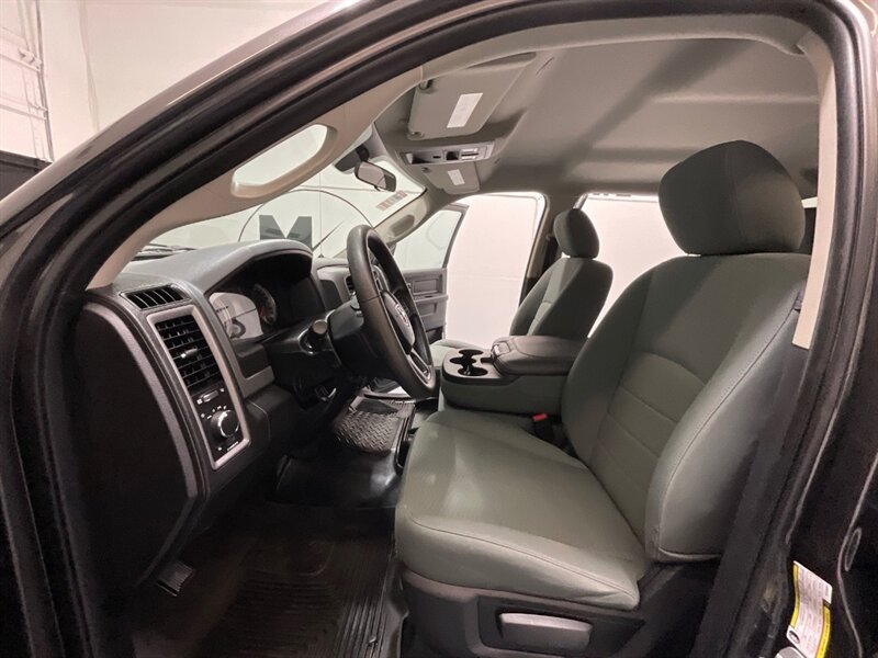 2017 RAM 3500 Tradesman Crew Cab 4X4 / 6.7L DIESEL / 1-OWNER  / LONG BED / NEW TIRES/ ZERO RUST - Photo 12 - Gladstone, OR 97027