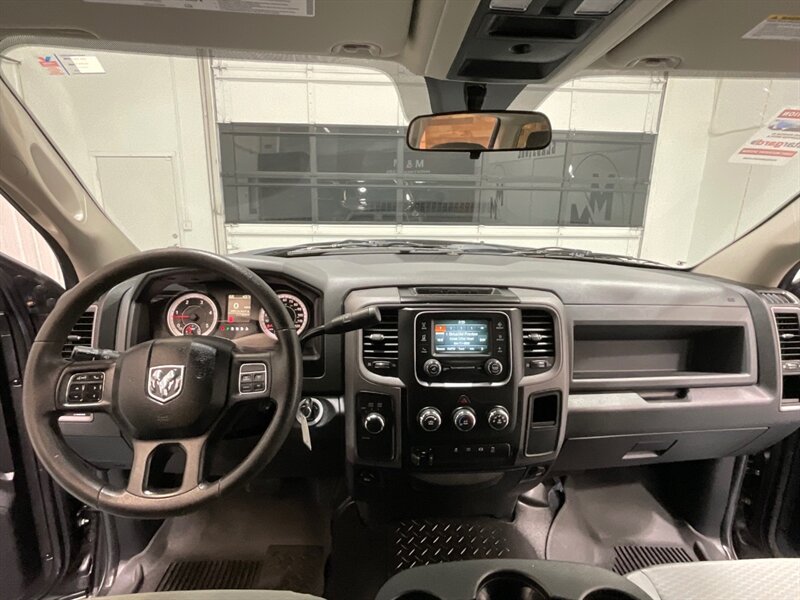 2017 RAM 3500 Tradesman Crew Cab 4X4 / 6.7L DIESEL / 1-OWNER  / LONG BED / NEW TIRES/ ZERO RUST - Photo 16 - Gladstone, OR 97027