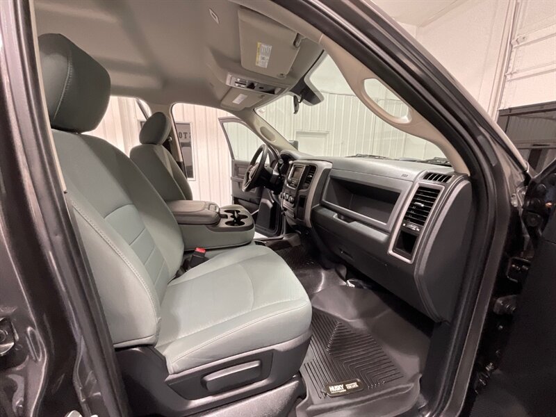 2017 RAM 3500 Tradesman Crew Cab 4X4 / 6.7L DIESEL / 1-OWNER  / LONG BED / NEW TIRES/ ZERO RUST - Photo 15 - Gladstone, OR 97027