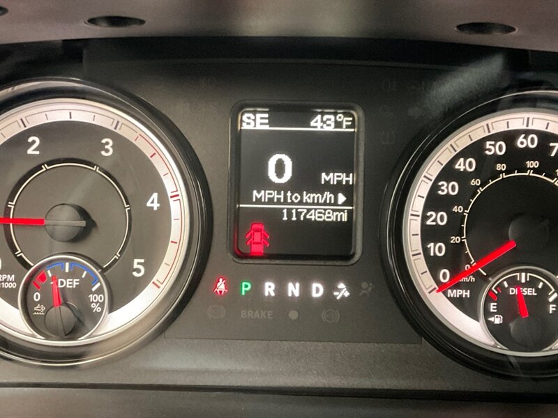 2017 RAM 3500 Tradesman Crew Cab 4X4 / 6.7L DIESEL / 1-OWNER  / LONG BED / NEW TIRES/ ZERO RUST - Photo 19 - Gladstone, OR 97027