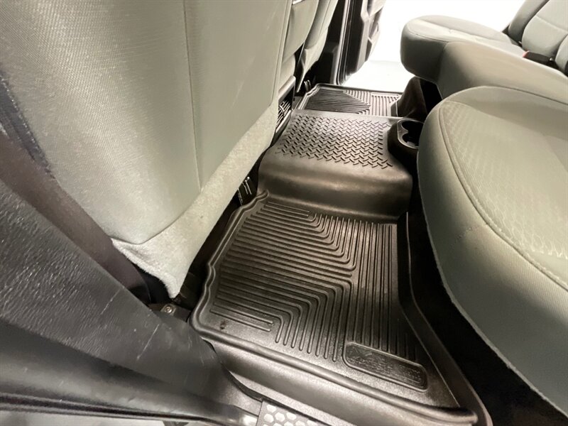 2017 RAM 3500 Tradesman Crew Cab 4X4 / 6.7L DIESEL / 1-OWNER  / LONG BED / NEW TIRES/ ZERO RUST - Photo 35 - Gladstone, OR 97027