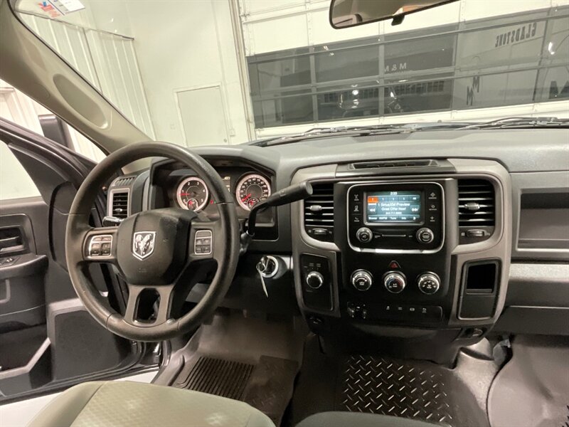 2017 RAM 3500 Tradesman Crew Cab 4X4 / 6.7L DIESEL / 1-OWNER  / LONG BED / NEW TIRES/ ZERO RUST - Photo 18 - Gladstone, OR 97027