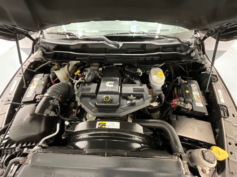 2017 RAM 3500 Tradesman Crew Cab 4X4 / 6.7L DIESEL / 1-OWNER  / LONG BED / NEW TIRES/ ZERO RUST - Photo 9 - Gladstone, OR 97027