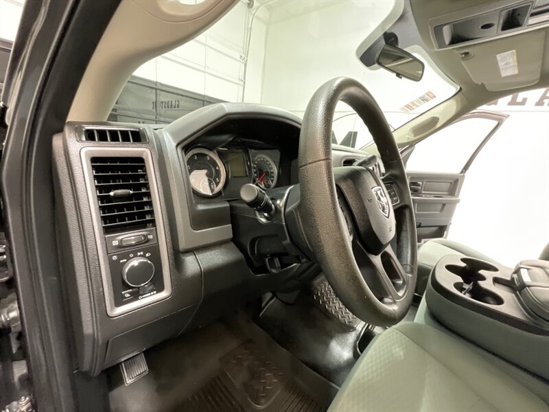 2017 RAM 3500 Tradesman Crew Cab 4X4 / 6.7L DIESEL / 1-OWNER  / LONG BED / NEW TIRES/ ZERO RUST - Photo 36 - Gladstone, OR 97027