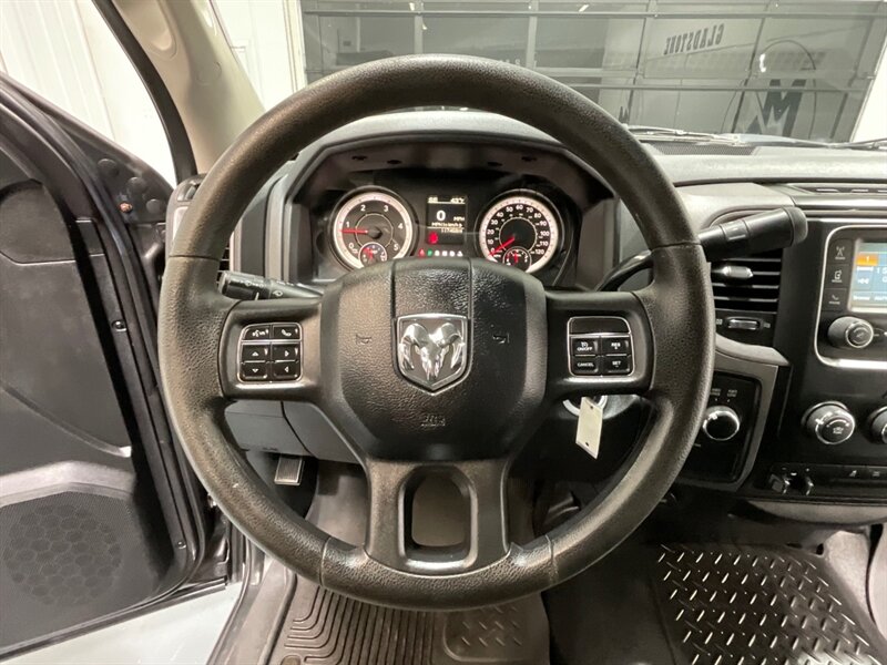 2017 RAM 3500 Tradesman Crew Cab 4X4 / 6.7L DIESEL / 1-OWNER  / LONG BED / NEW TIRES/ ZERO RUST - Photo 17 - Gladstone, OR 97027