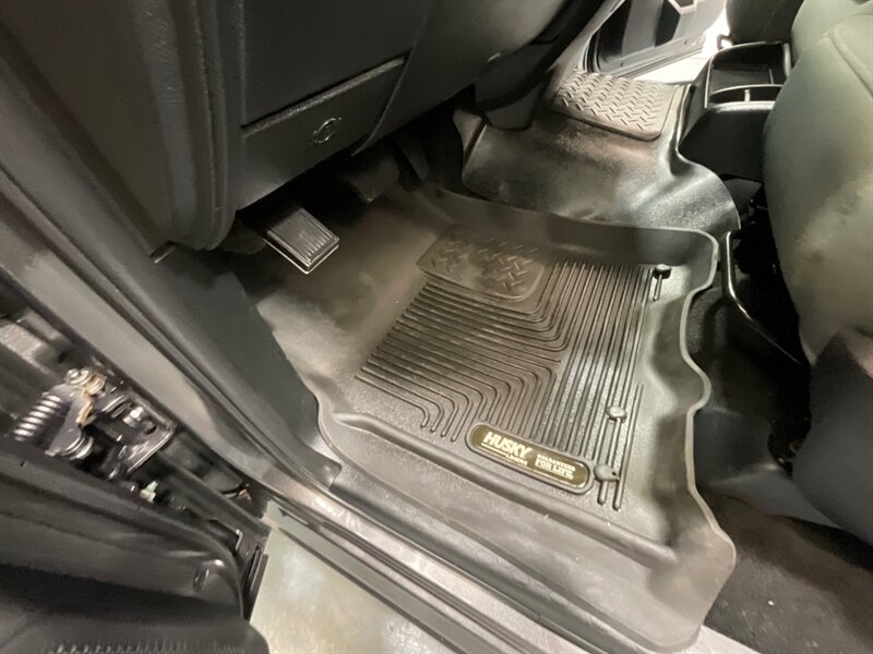 2017 RAM 3500 Tradesman Crew Cab 4X4 / 6.7L DIESEL / 1-OWNER  / LONG BED / NEW TIRES/ ZERO RUST - Photo 41 - Gladstone, OR 97027