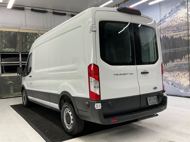 2020 Ford Transit 250 CARGO VAN / 3.5L V6 EcoBoost / LWB Medium Roof  / 1-OWNER / Leather / Backup Camera / NEW SET OF TIRES / 36,000 MILES - Photo 7 - Gladstone, OR 97027