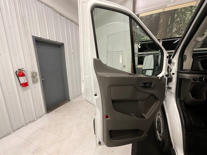 2020 Ford Transit 250 CARGO VAN / 3.5L V6 EcoBoost / LWB Medium Roof  / 1-OWNER / Leather / Backup Camera / NEW SET OF TIRES / 36,000 MILES - Photo 31 - Gladstone, OR 97027