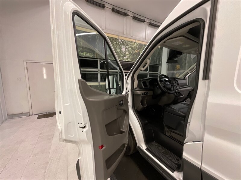 2020 Ford Transit 250 CARGO VAN / 3.5L V6 EcoBoost / LWB Medium Roof  / 1-OWNER / Leather / Backup Camera / NEW SET OF TIRES / 36,000 MILES - Photo 30 - Gladstone, OR 97027