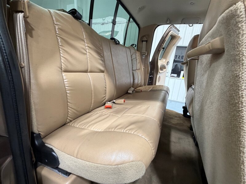 2001 Dodge Ram 2500 Laramie 4X4 5.9L CUMMINS DIESEL/1-OWNER /58K MILES /ZERO RUST / NO MODIFICATION /Leather Seats - Photo 39 - Gladstone, OR 97027
